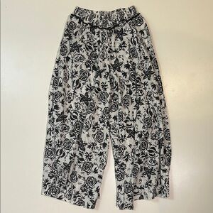 Moda Posa Wide Leg Flowy Pants Black And White Floral Made In India Size Medium